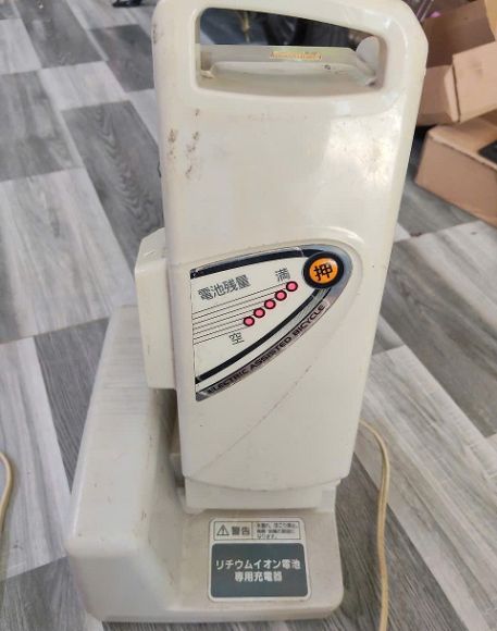 Đã đóng pin xe điện 29.4V-12ah cho anh Linh ở quận 7.