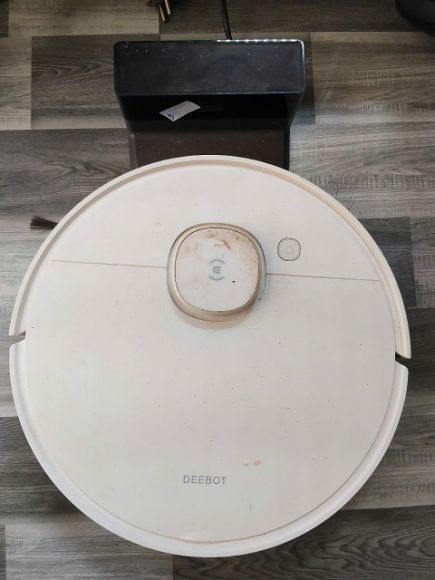 Đã sửa xong Robot hút bụi Ecovacs cho anh Vũ - Quận 8